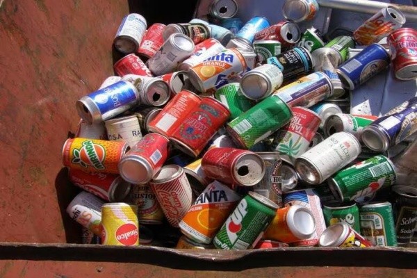 Línea completa de deslacado y fusión de latas UBC